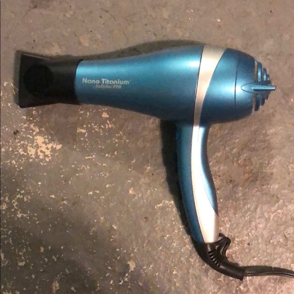 Blow dryer